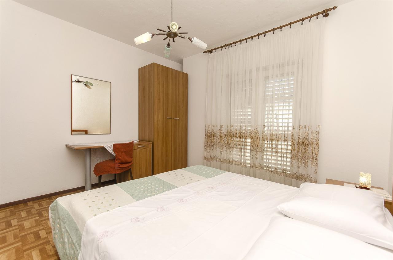 Apartment Niko Vodice Exteriör bild