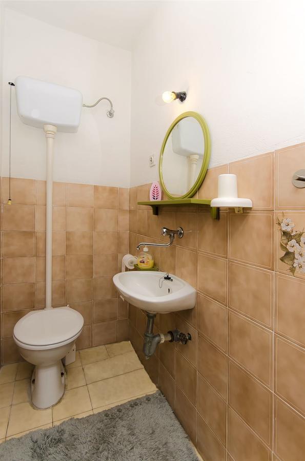 Apartment Niko Vodice Exteriör bild