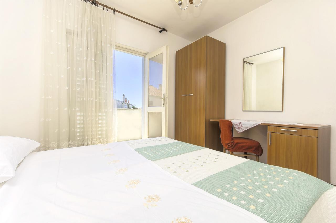 Apartment Niko Vodice Exteriör bild