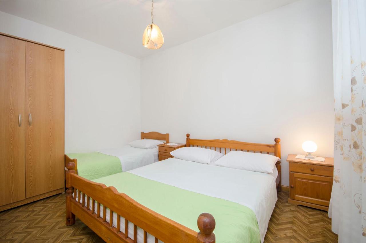 Apartment Niko Vodice Exteriör bild