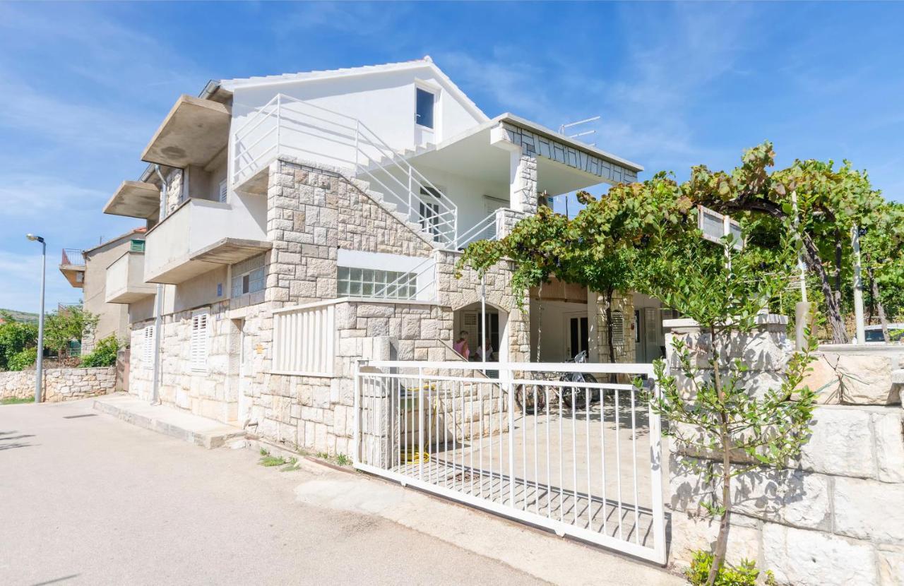 Apartment Niko Vodice Exteriör bild